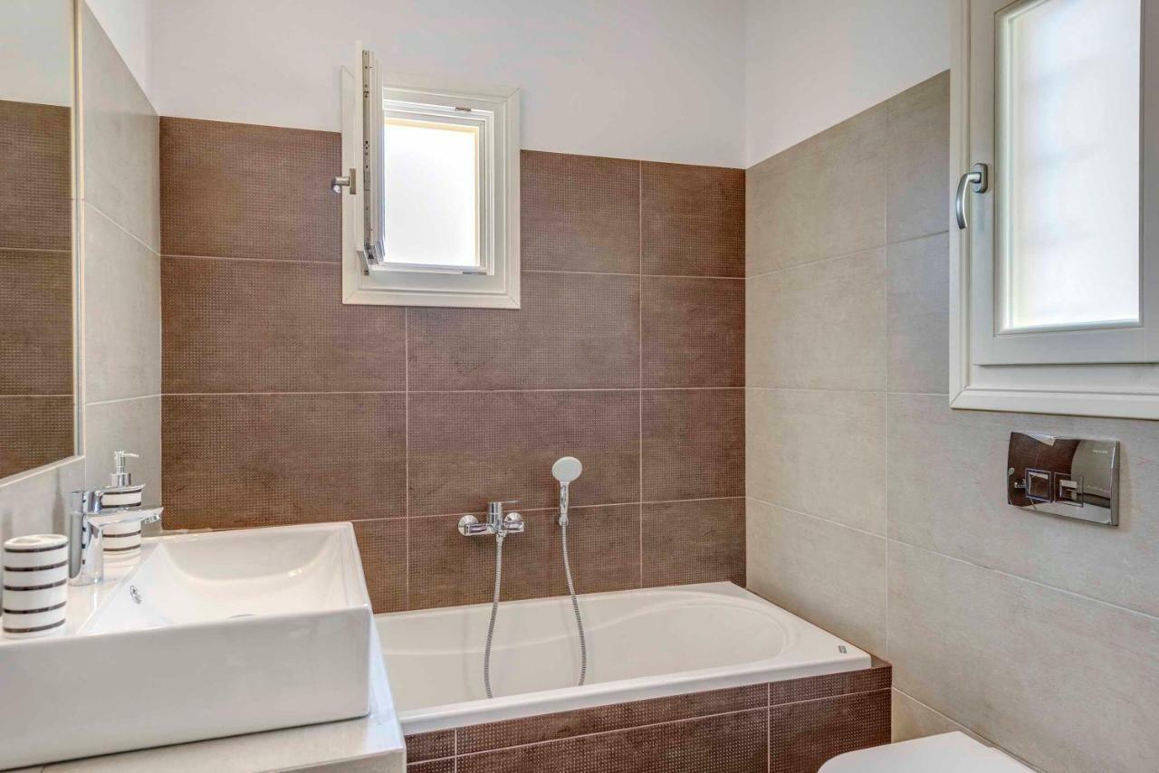 Villa Alba In Syros With Private Jacuzzi Azolimnos Ngoại thất bức ảnh